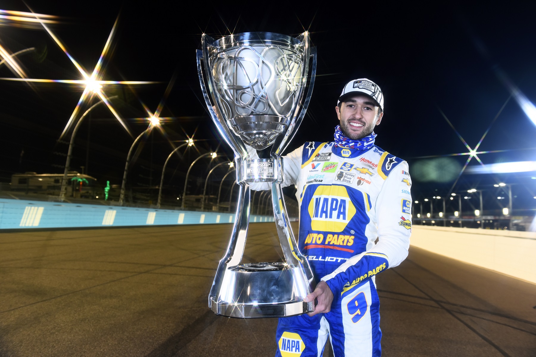 Chase Elliott’s run as NASCAR’s most popular racer extends