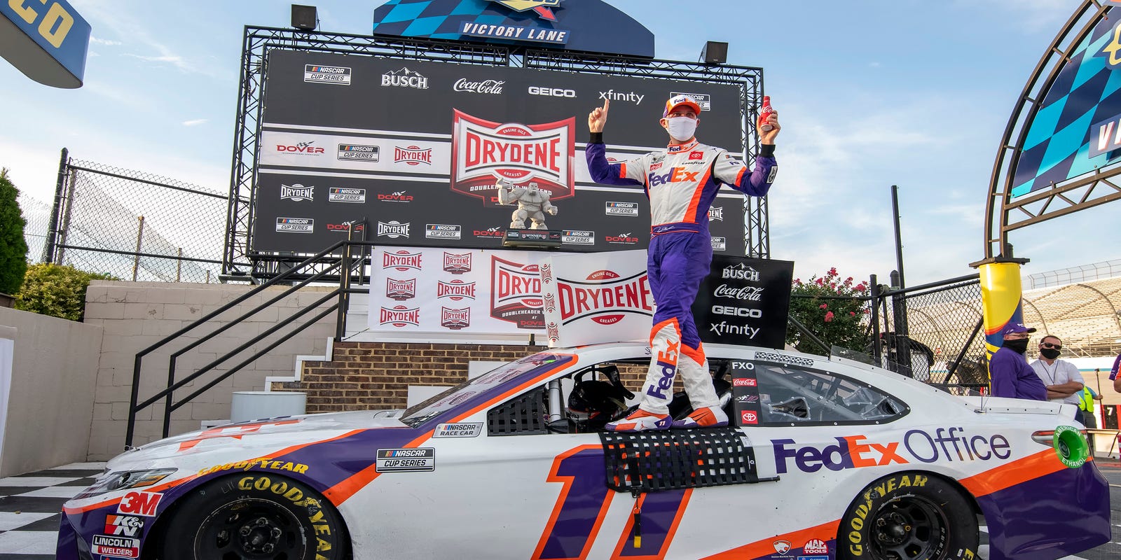 Hamlin sees his opportunity of winning his first NASCAR Cup championship slip away again