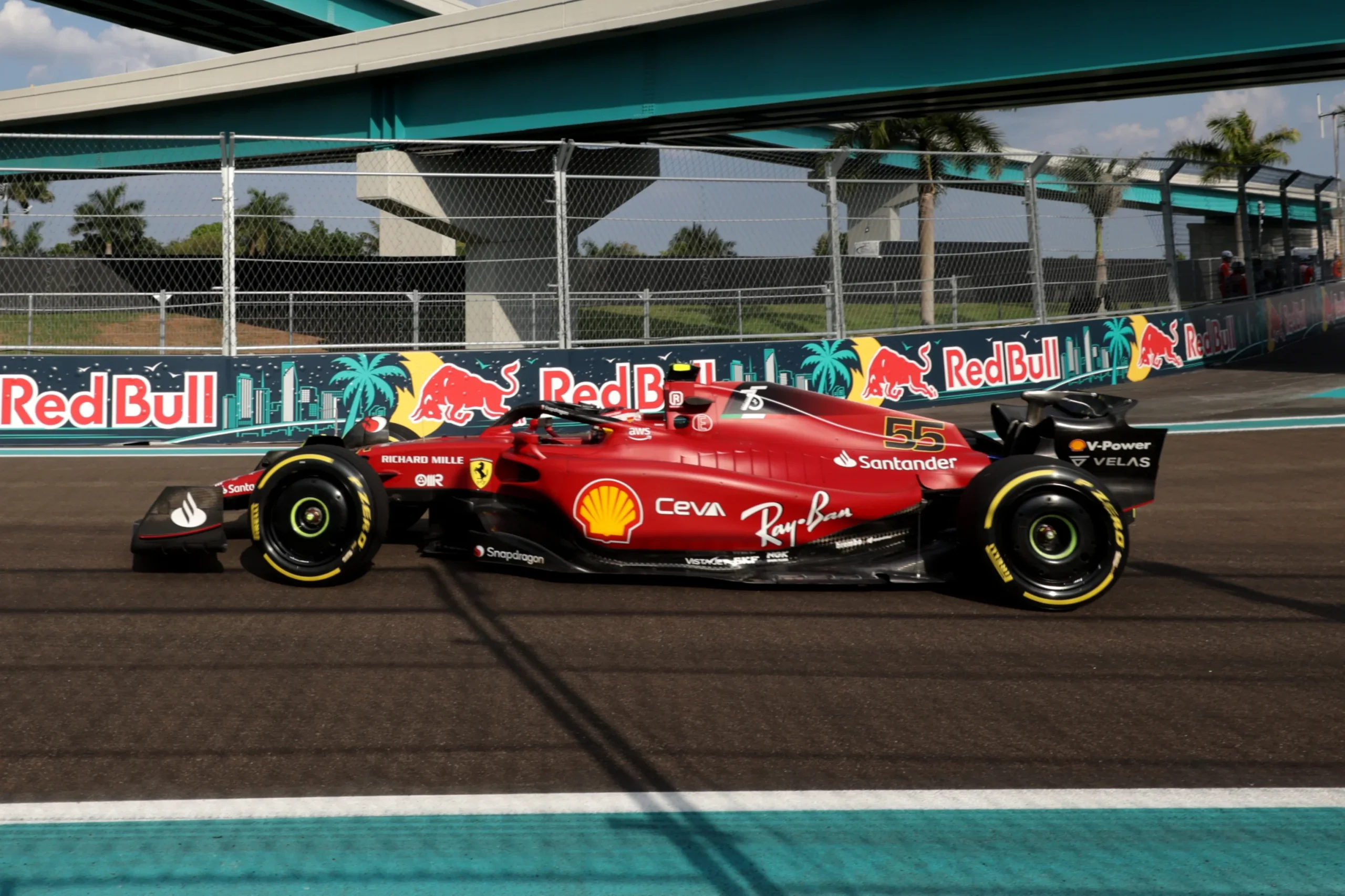 When does the Miami Grand Prix qualifying begin?