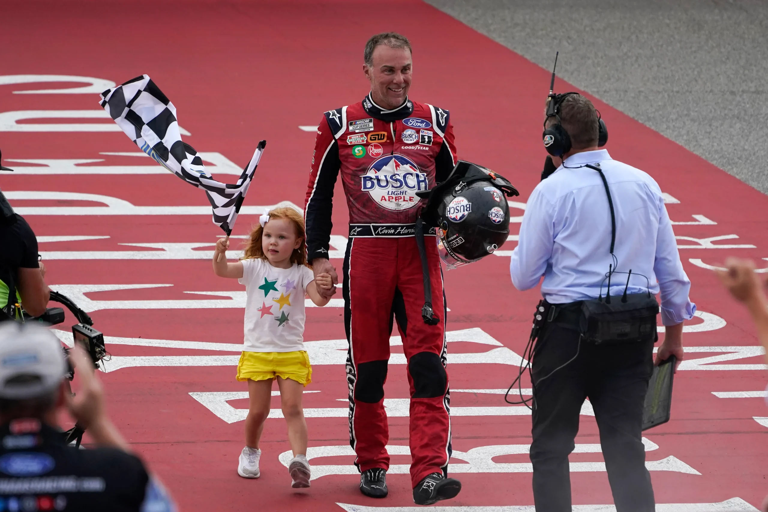 Harvick wins the Michigan NASCAR Cup, ending a winless streak of 65 races