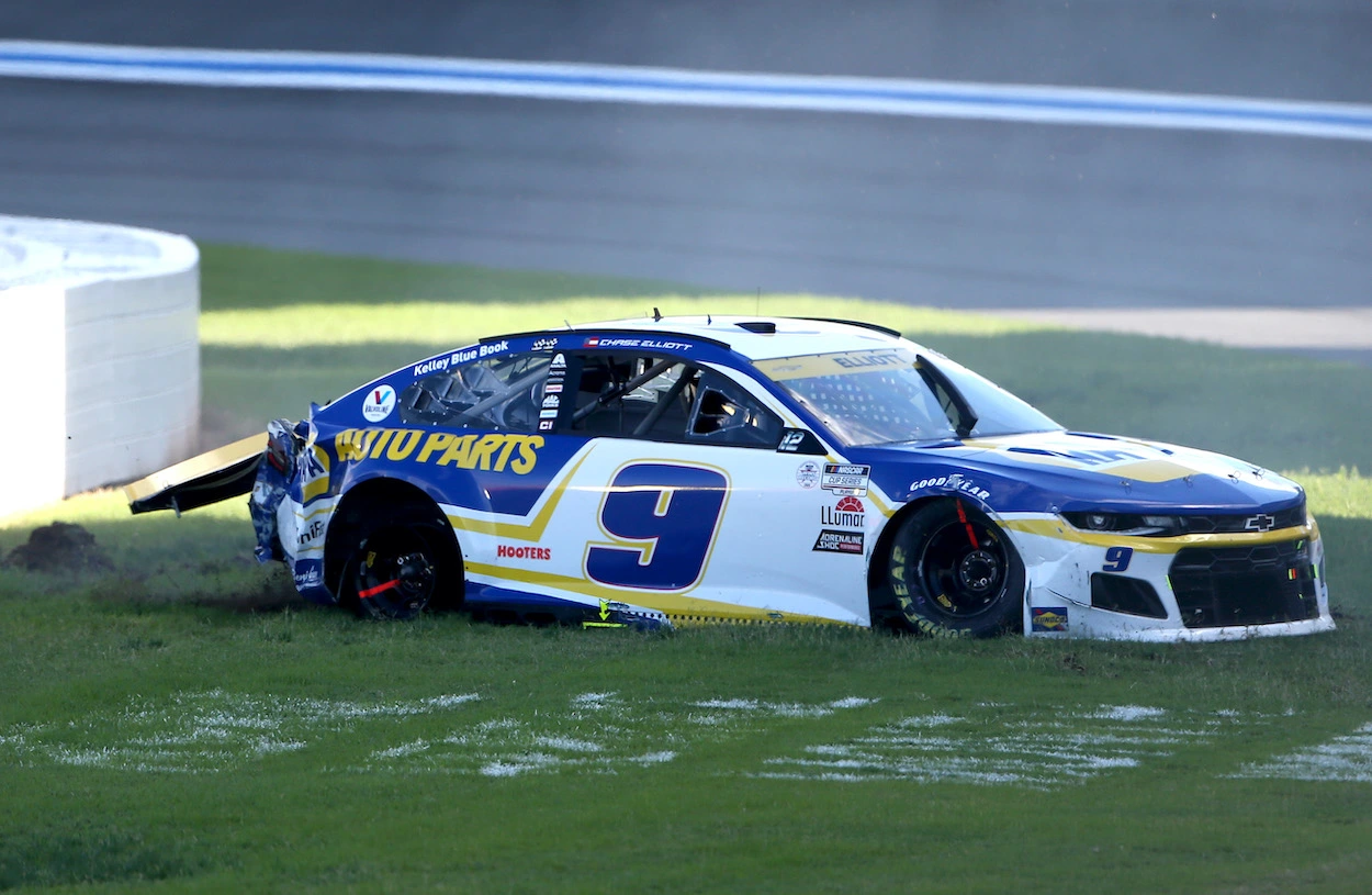 Points leader Chase Elliott crashes out of the first round of the playoffs