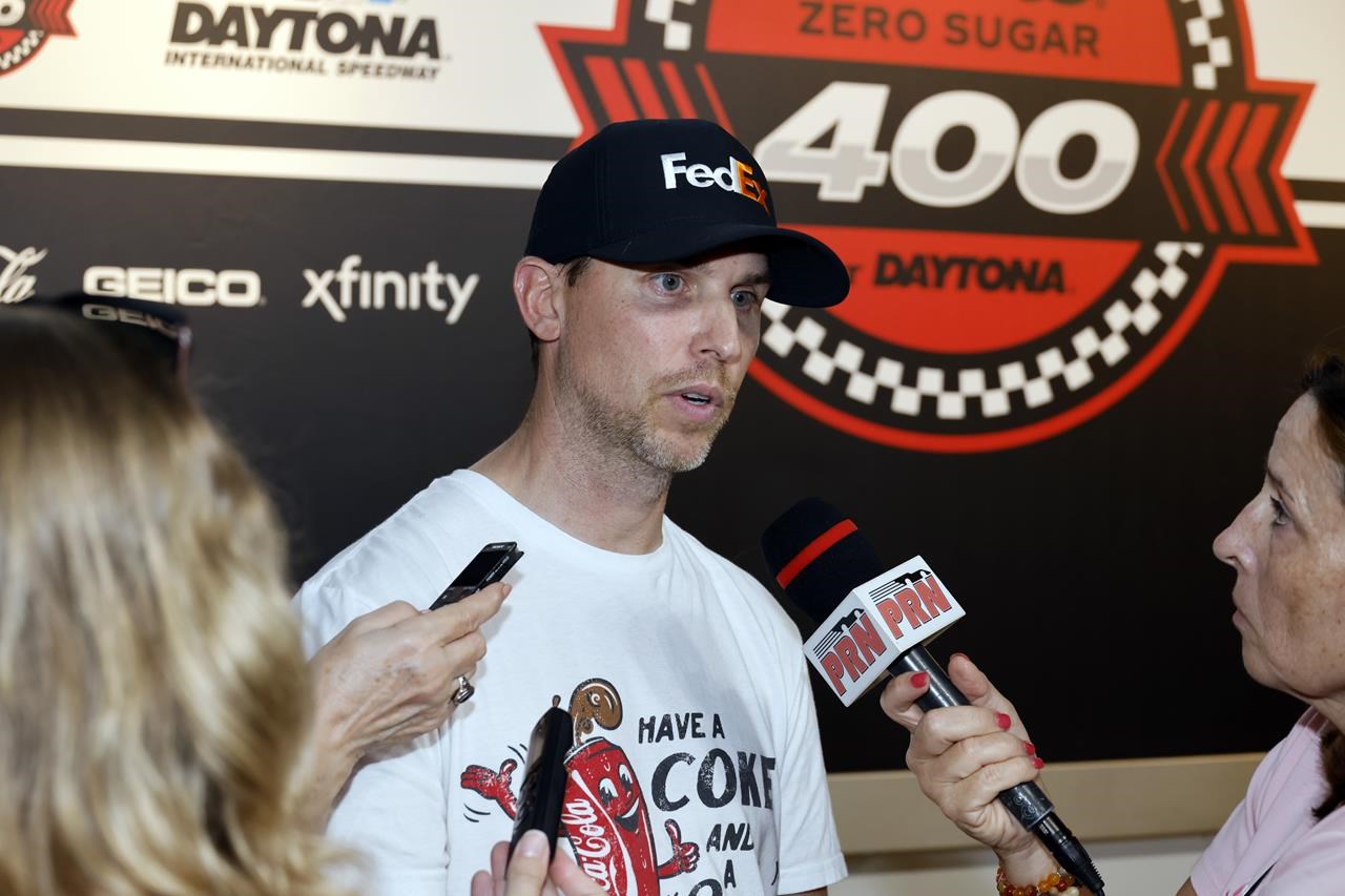 Hamlin withdraws from the Xfinity race at Darlington because of “soreness”