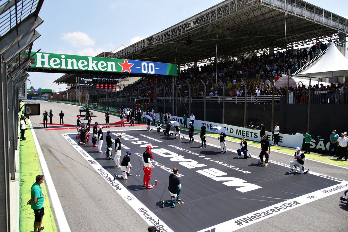 When does the Brazilian Grand Prix Sprint race start in F1 2022?