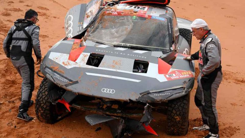 Carlos Sainz Dakar crash 1